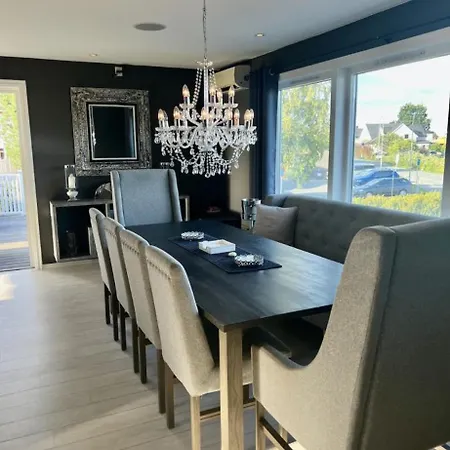 Apartman Koselig Bolig Med Stor Stue, 10 Min From Solsiden!