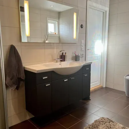 Apartman Koselig Bolig Med Stor Stue, 10 Min From Solsiden! Trondheim